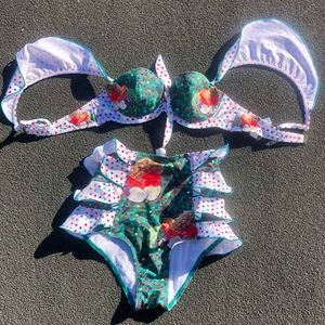 Mod cloth tropical bikini